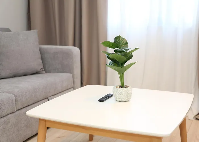 1 - Centre * ティラナ