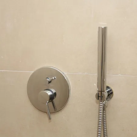 1 - Centre